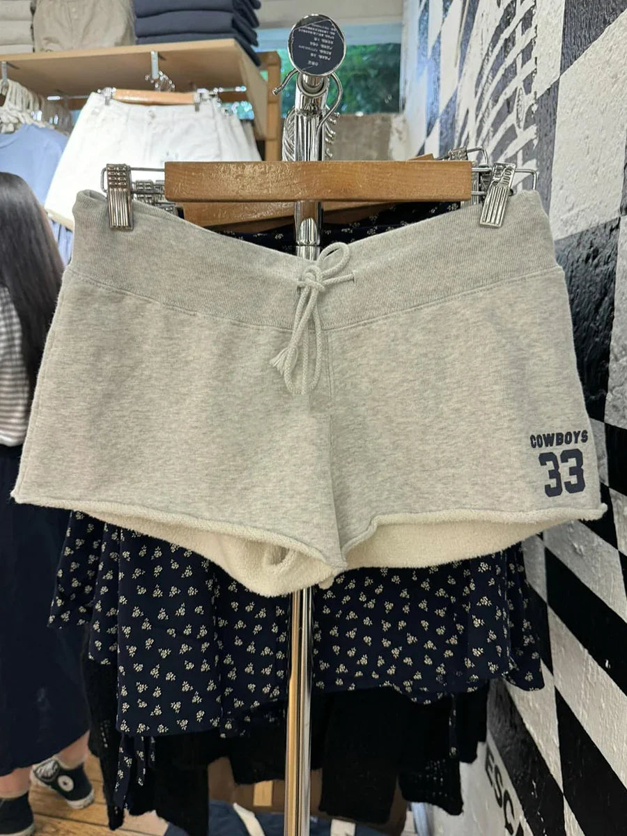 מכנסיים קצרים דגם אמילי